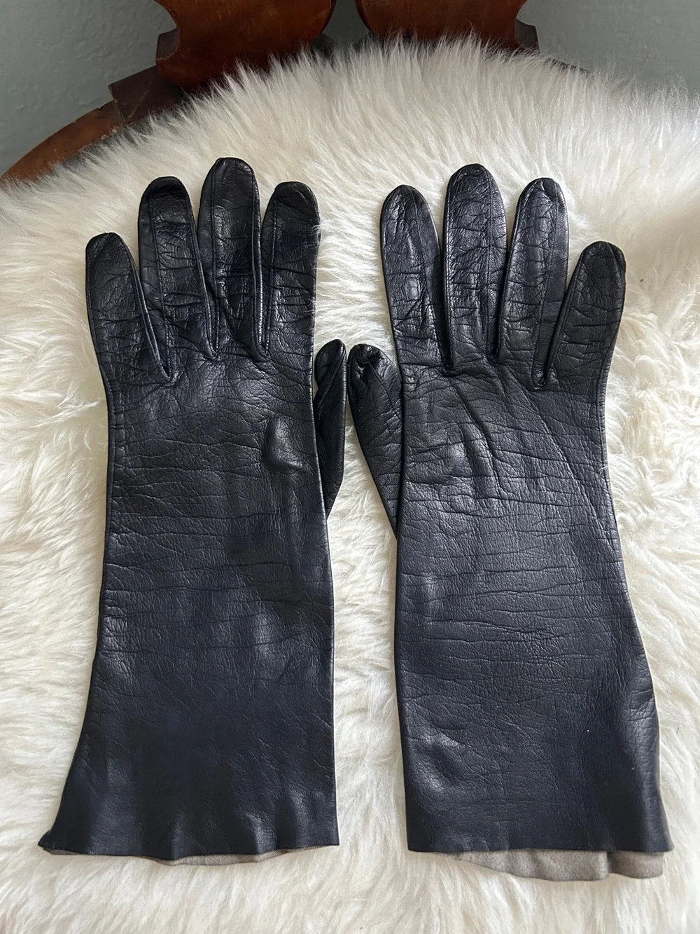 Classic Vintage Black lightweight Leather Women’s Driving Gloves